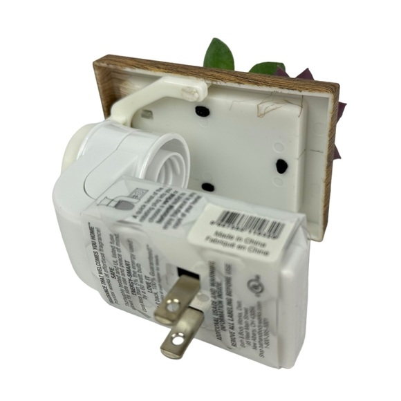 Bath & Body Works Succulent Frame Plant Garden Wallflower Plug-In Unit Diffuser - Picture 8 of 10